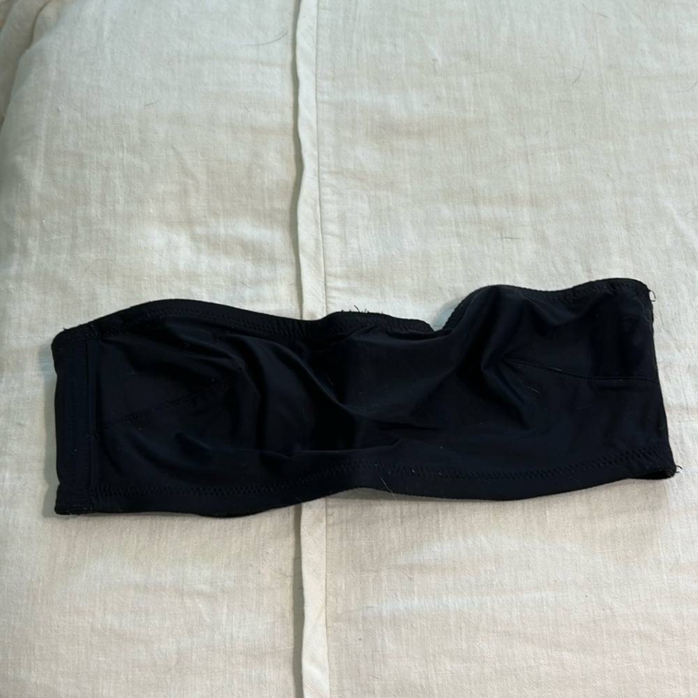 VS black strapless bra